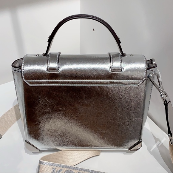 Michael Kors Manhattan Medium Satchel - Picture 5 of 6